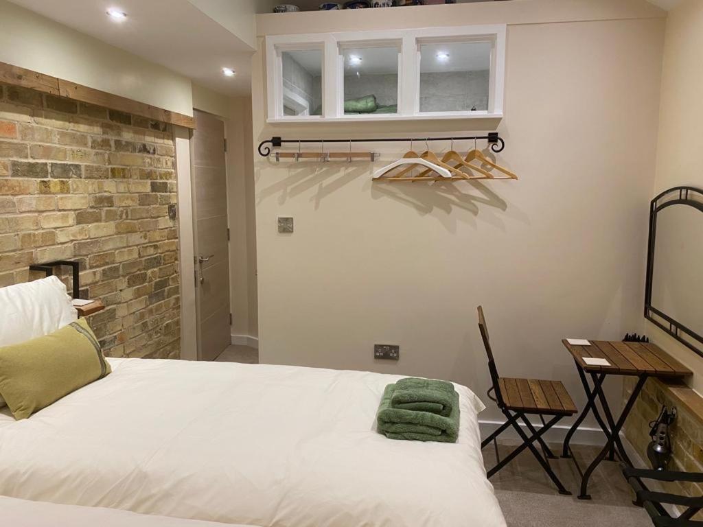 Top Tip Rooms Newmarket 纽马基特 外观 照片