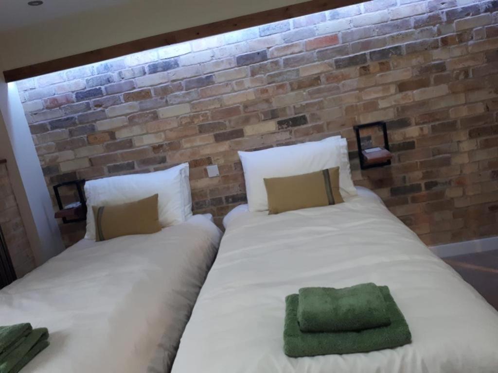 Top Tip Rooms Newmarket 纽马基特 外观 照片