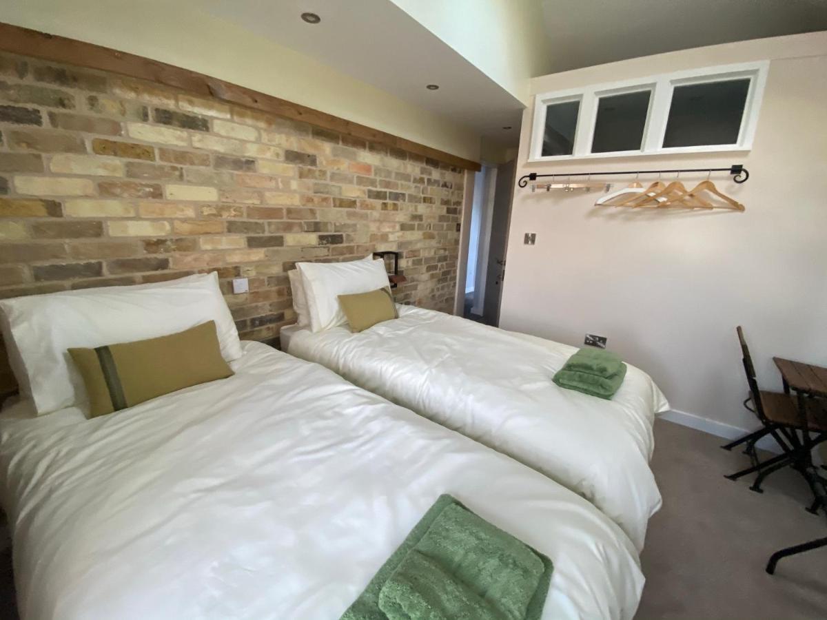Top Tip Rooms Newmarket 纽马基特 外观 照片