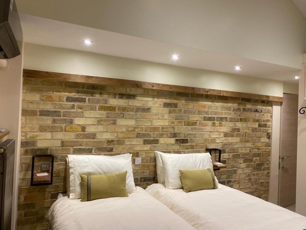 Top Tip Rooms Newmarket 纽马基特 外观 照片